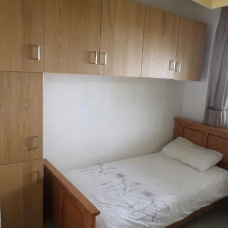 Apartamento Modern 2 Bedroom Penthouse With Huge Private Roof Terrace,free Parking And Free Wifi