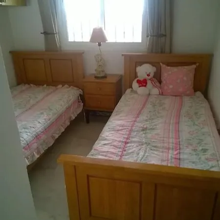 Modern 2 Bedroom Penthouse With Huge Private Roof Terrace,free Parking And Free Wifi