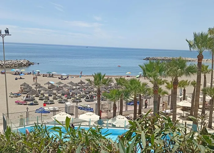 Modern 2 Bedroom Penthouse With Huge Private Roof Terrace,free Parking And Free Wifi *